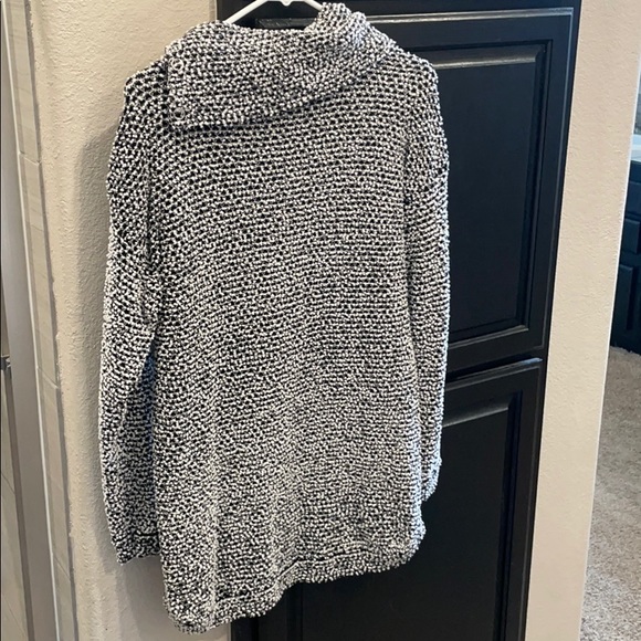 Tunic - Picture 5 of 5